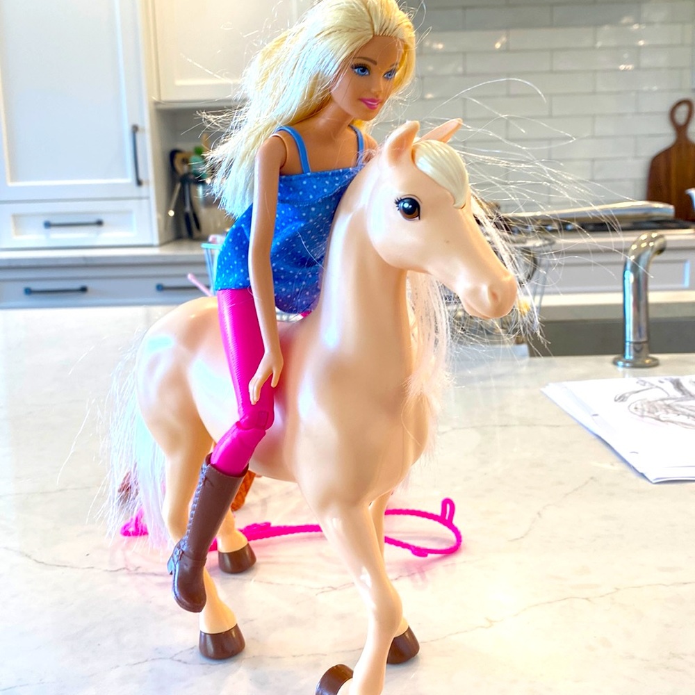 Barbie + horse